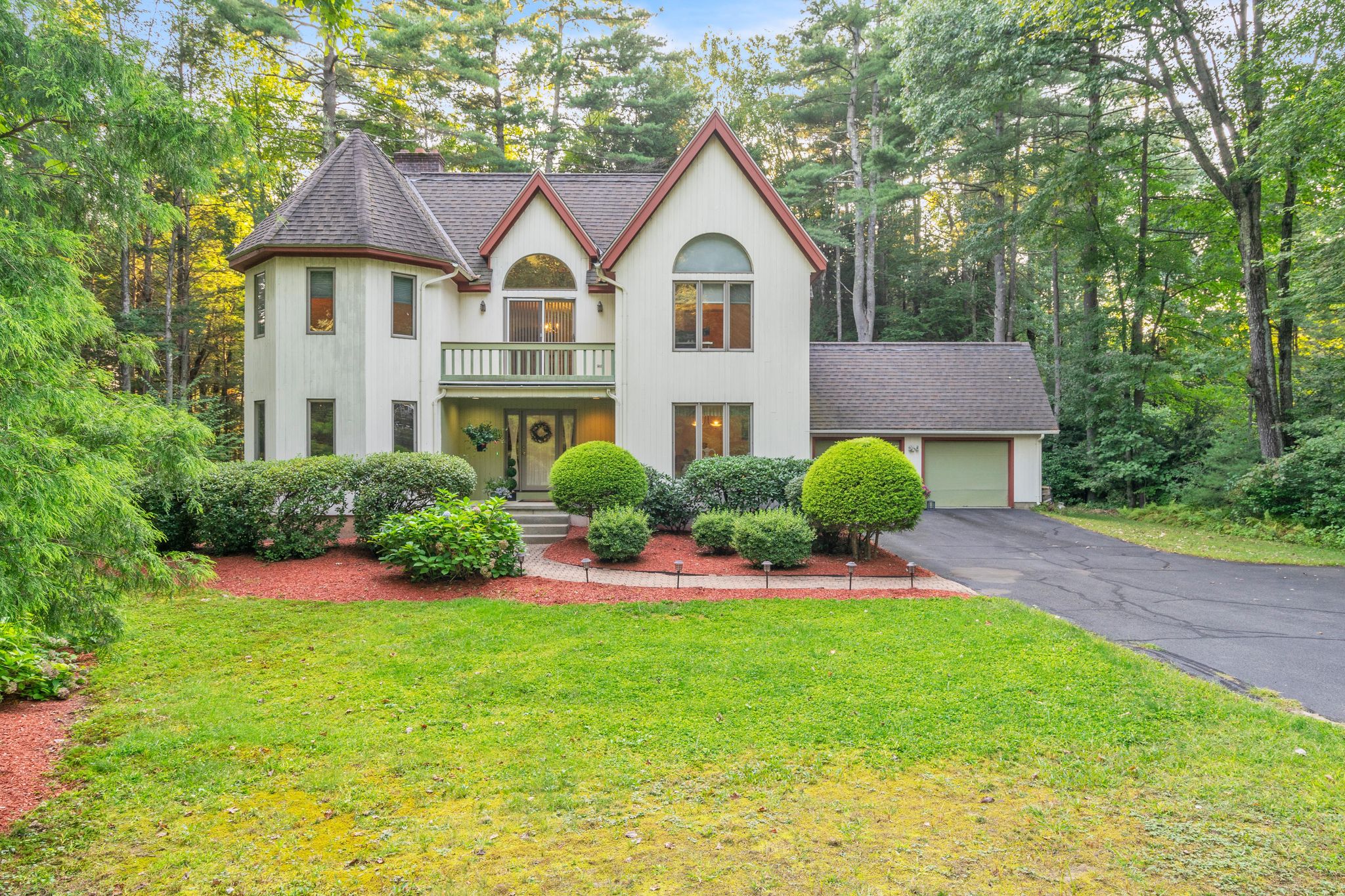 23 Woodlot Rd-36