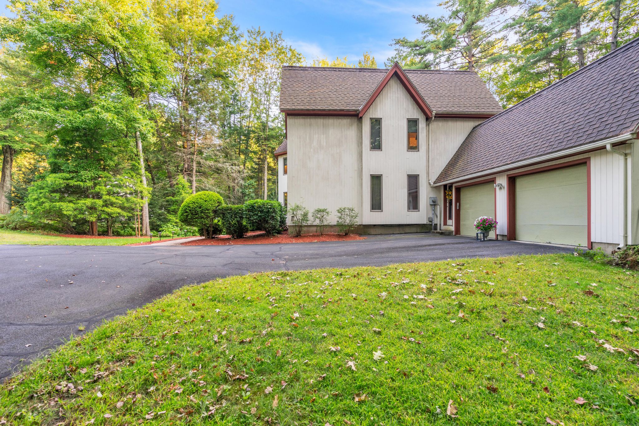 23 Woodlot Rd-37