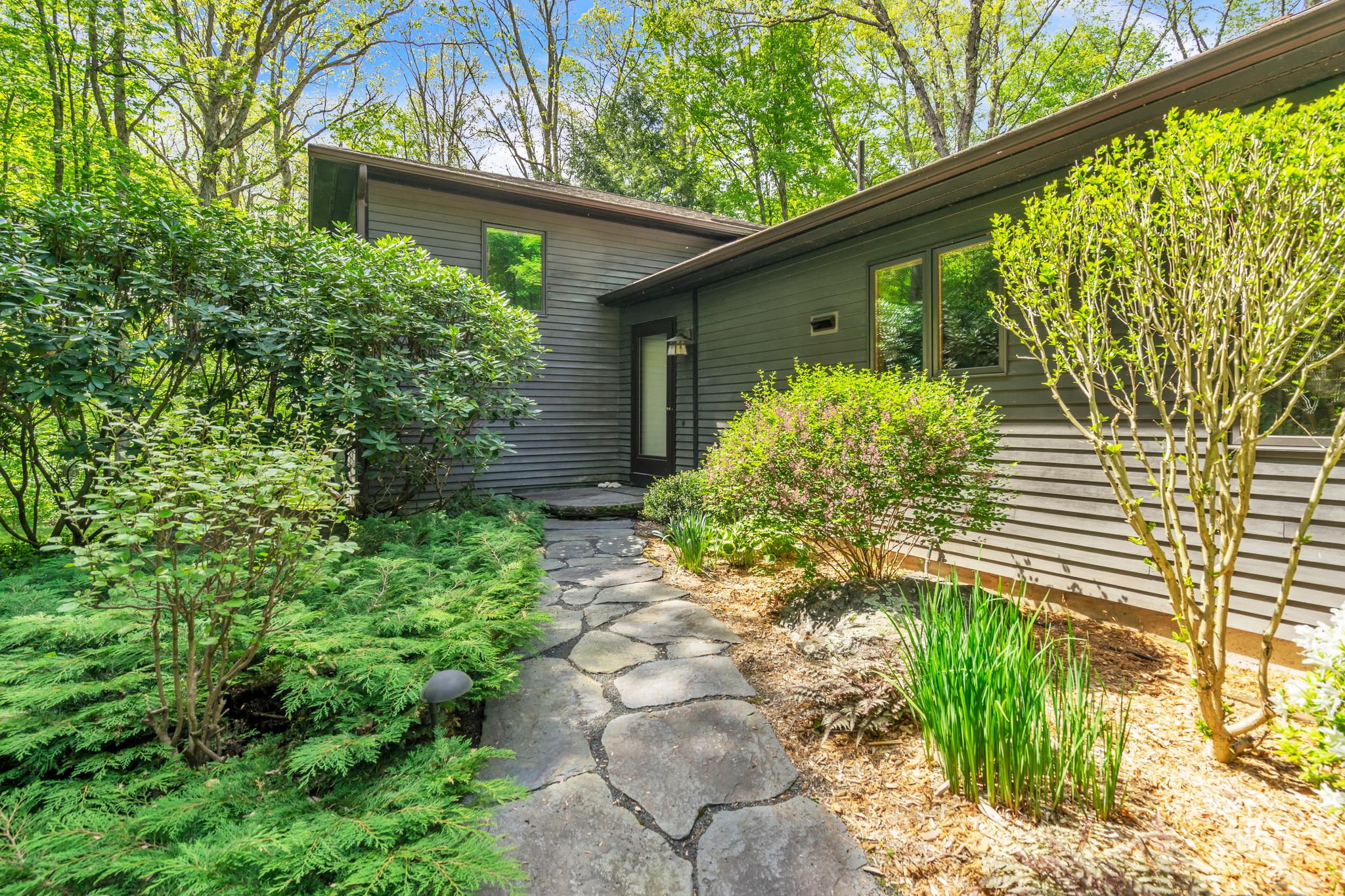 91 Woodlot Rd-40