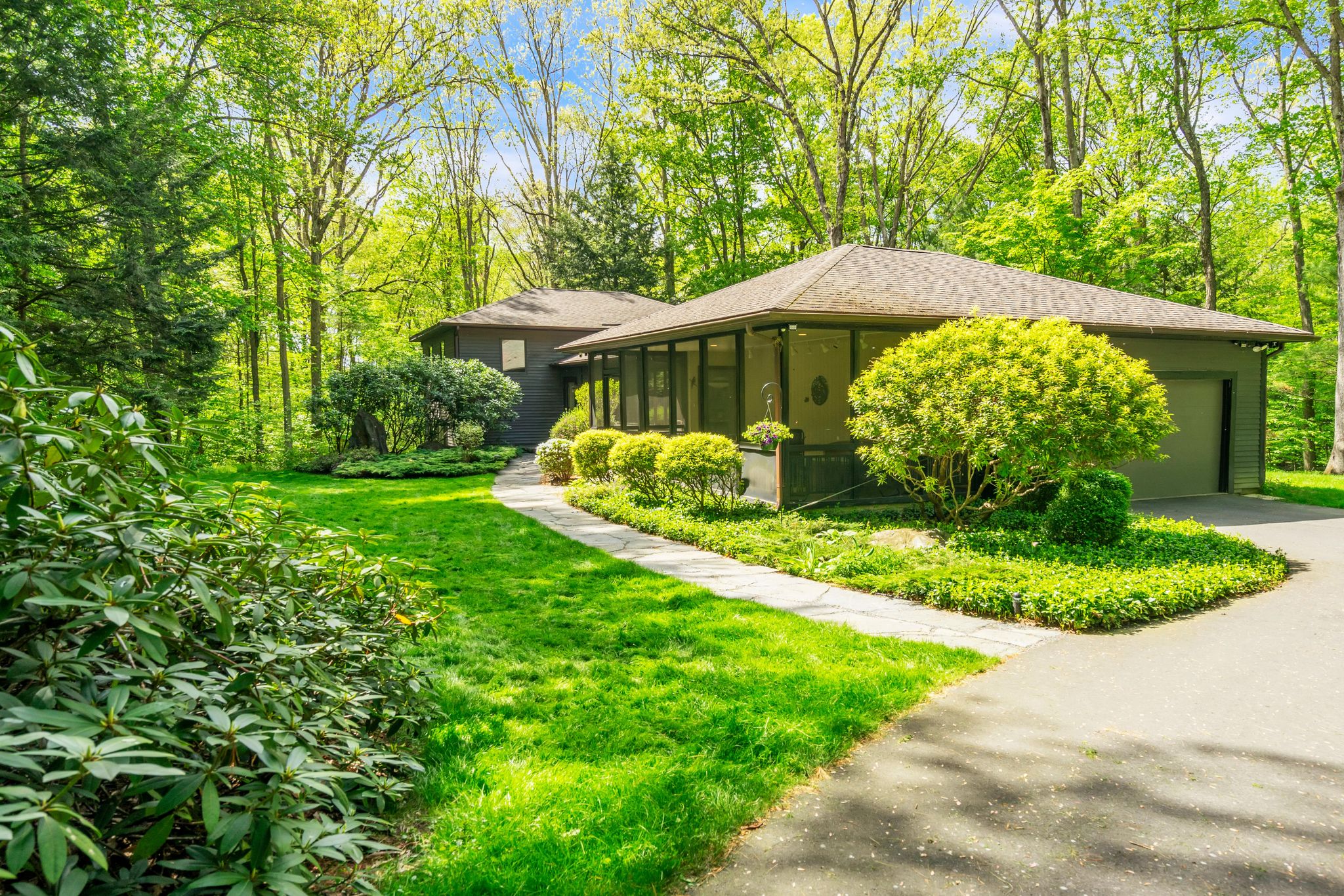 91 Woodlot Rd-45