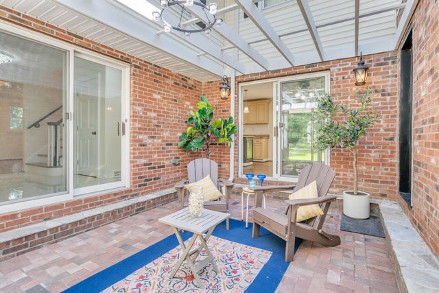 316 Strickland St-24