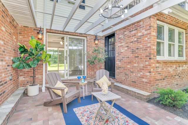 316 Strickland St-26