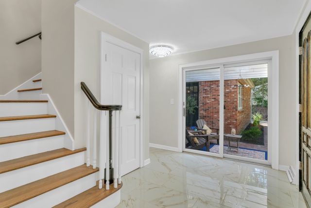 316 Strickland St-3