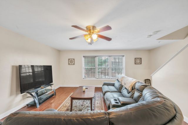 6C Weldon Ave-21