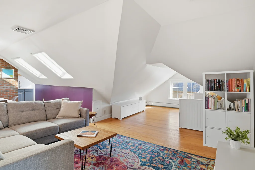 30_Graves_Ave_unit_b_Northampton_MA_01060_USA_-_Rhonda_Cohen_021