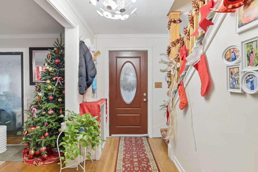 21_Francis_Ave_Holyoke_MA_01040_USA_-_Jacob_Matos_004