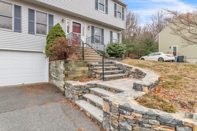 46 Meadow Ln-17