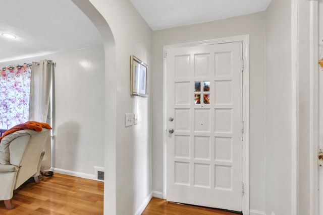 15 Burns Ave-2