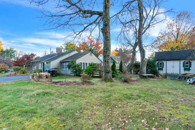 15 Burns Ave-39