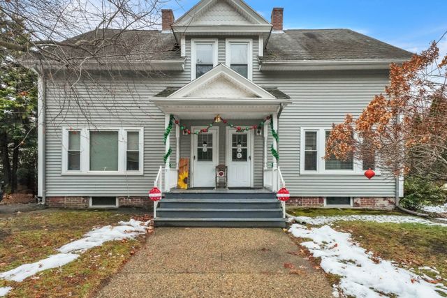 4081 Church St-32