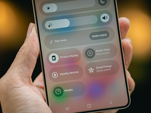 Samsung Galaxy S26 Ultra with Privacy Display