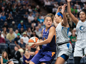 Leilani Mitchell is guarded by Napheesa Collier