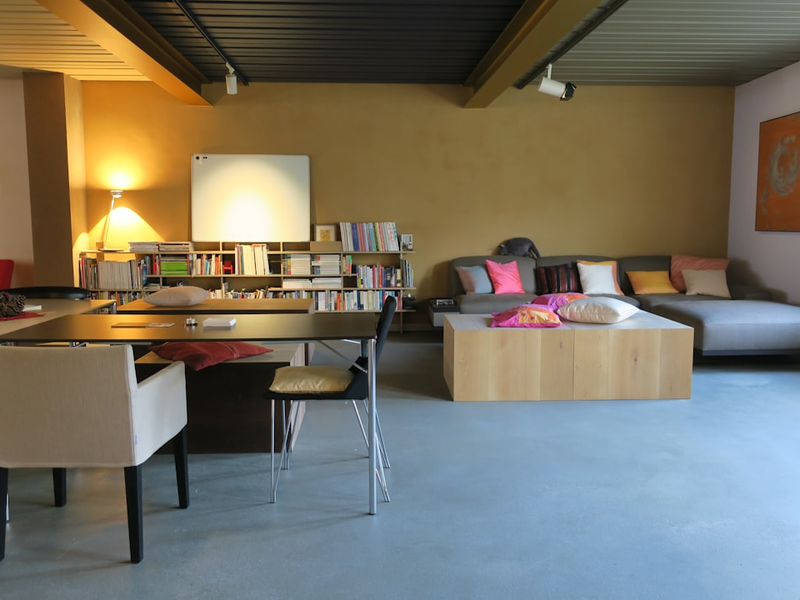 Colour and material concept: Dr. Ines Klemm Great space to work, celebrate, share, eat, come together
