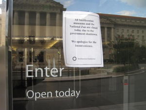 A sign on the museum's Constitution Avenue entrance on October 1, 2013, indicating that the museum closed due to the federal government shutdown