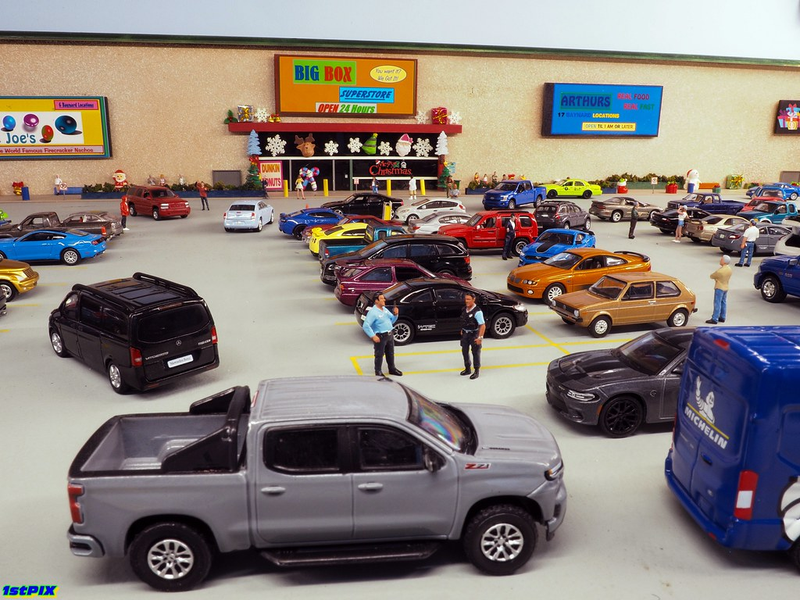 Baynard Police in Force at Big Box