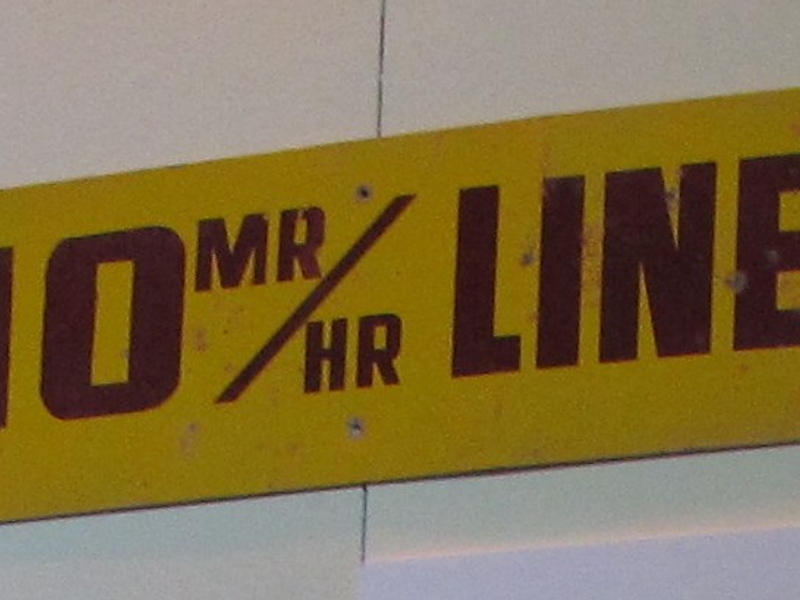 10 MR/HR Line Radioactive Contamination Sign