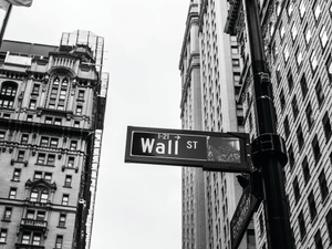 monochrome wall street sign