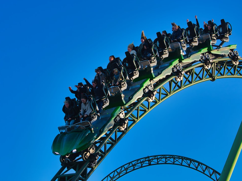 Helix – pure speed, airtime, and elegance on the Liseberg hillside. ⚡ This multi-launch masterpiece winds through the park’s terrain with powerful launches, seamless inversions, and breathtaking views of Gothenburg. Combining relentless pacing with smooth precision, Helix remains one of Europe’s most celebrated coasters — a true modern classic. 🎢 Ride Facts: Type: Launched Coaster (Mack Rides) Opened: 26 April 2014 Height: 41 m Length: 1,381 m Top Speed: 100 km/h Inversions: 7 Launches: 2 (LSM) Duration: ~2:10 min Trains: 2 trains, 5 cars each (4 riders per car) Theme Area: Liseberg Mountain