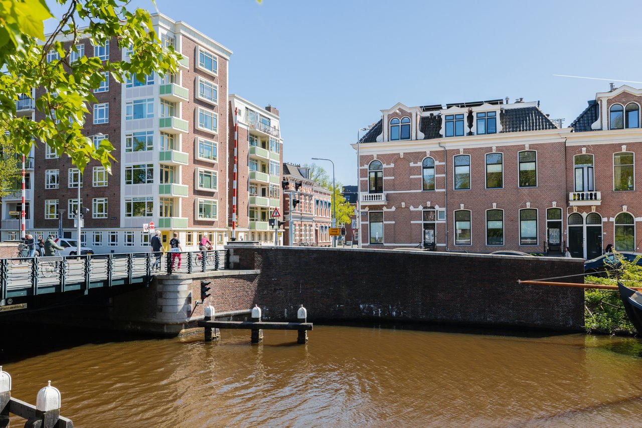 Woonkamer Dr. C. Hofstede de Grootkade 1A, Groningen