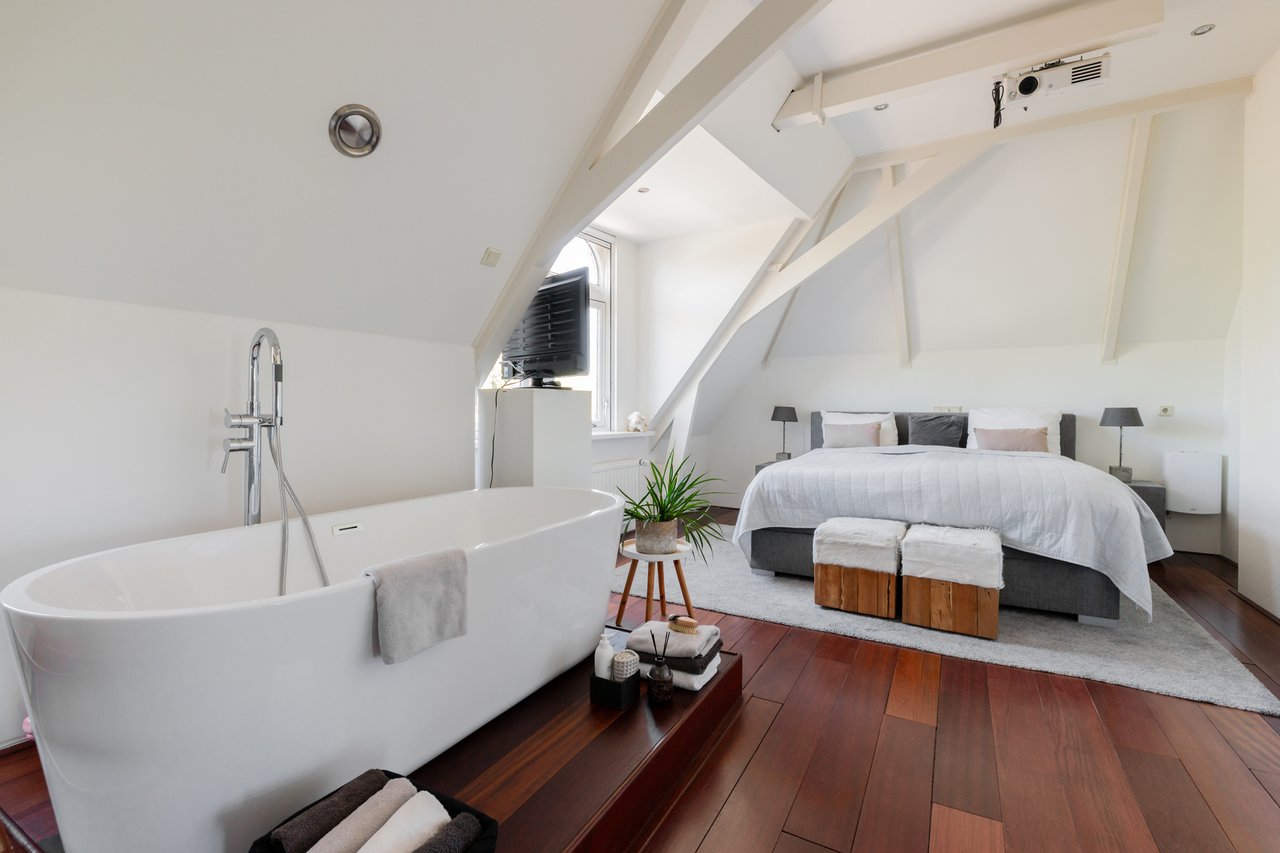 Slaapkamer of badkamer Dr. C. Hofstede de Grootkade 1A, Groningen