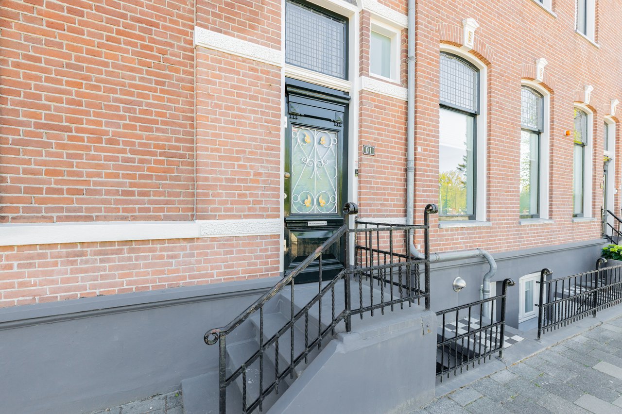 Tuin of omgeving Dr. C. Hofstede de Grootkade 1A, Groningen