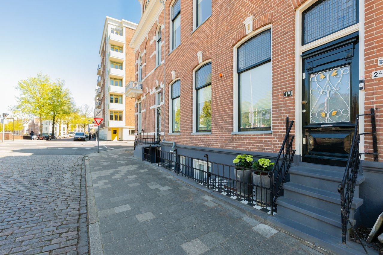 Woonkamer Dr. C. Hofstede de Grootkade 1A, Groningen