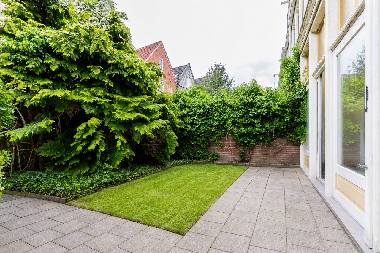 Tuin virtueel gesnoeid en opgeknapt