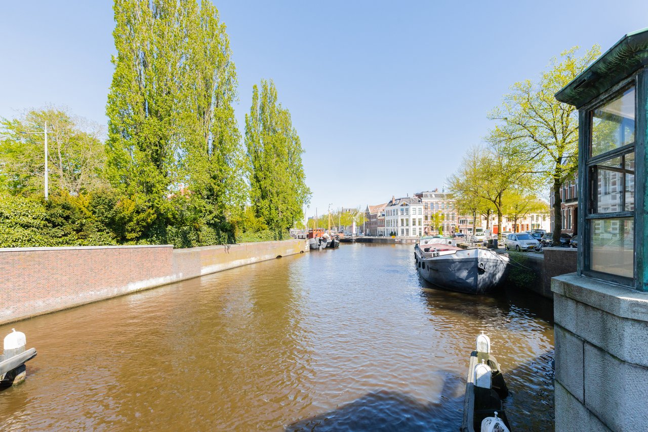 Tuin of omgeving Dr. C. Hofstede de Grootkade 1A, Groningen