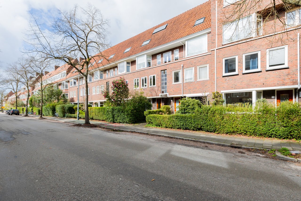 Exterieur en entree, Herenhuis Oranjewijk Groningen, jaren-20 woning, vastgoedfotografie