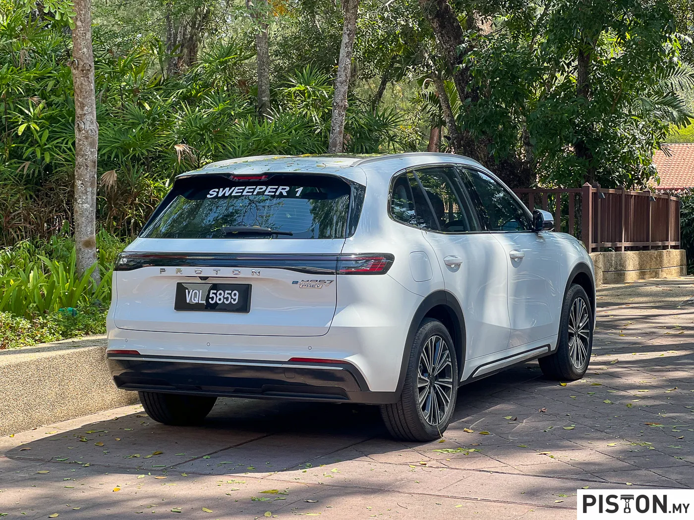 E.MAS 7 PHEV - gambar 5