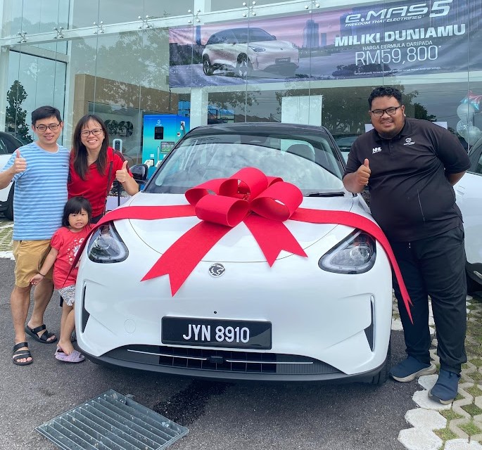 SERAHAN KERETA KEPADA PELANGGAN 1