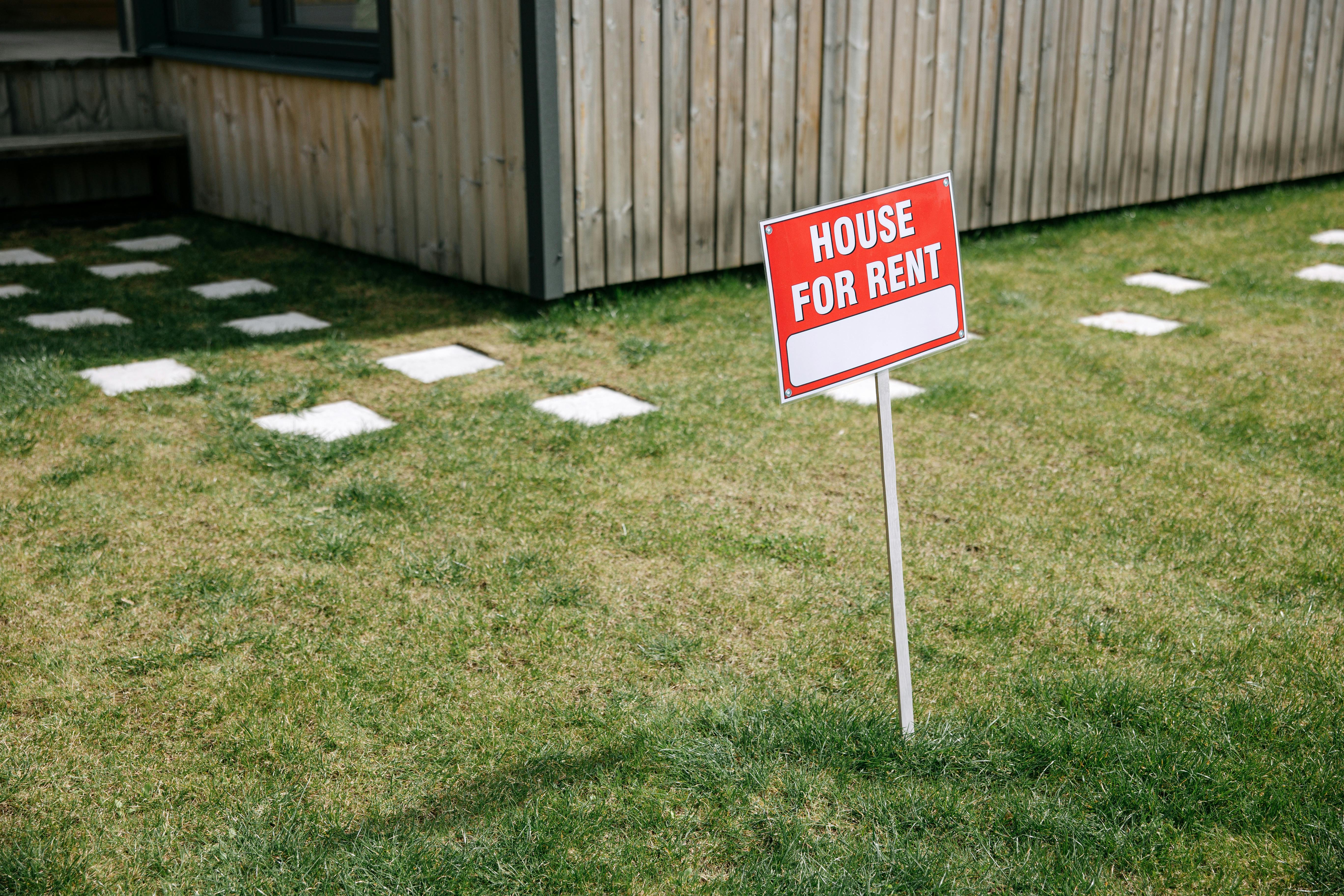 Airbnb vs Long-Term Rentals: Tax Impact 2025
