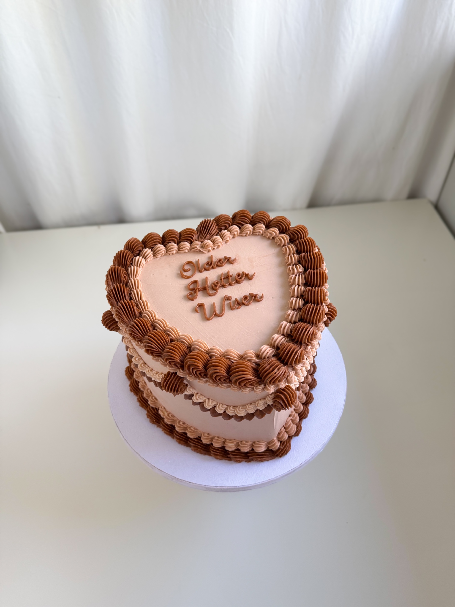 Brown Vintage Cake 