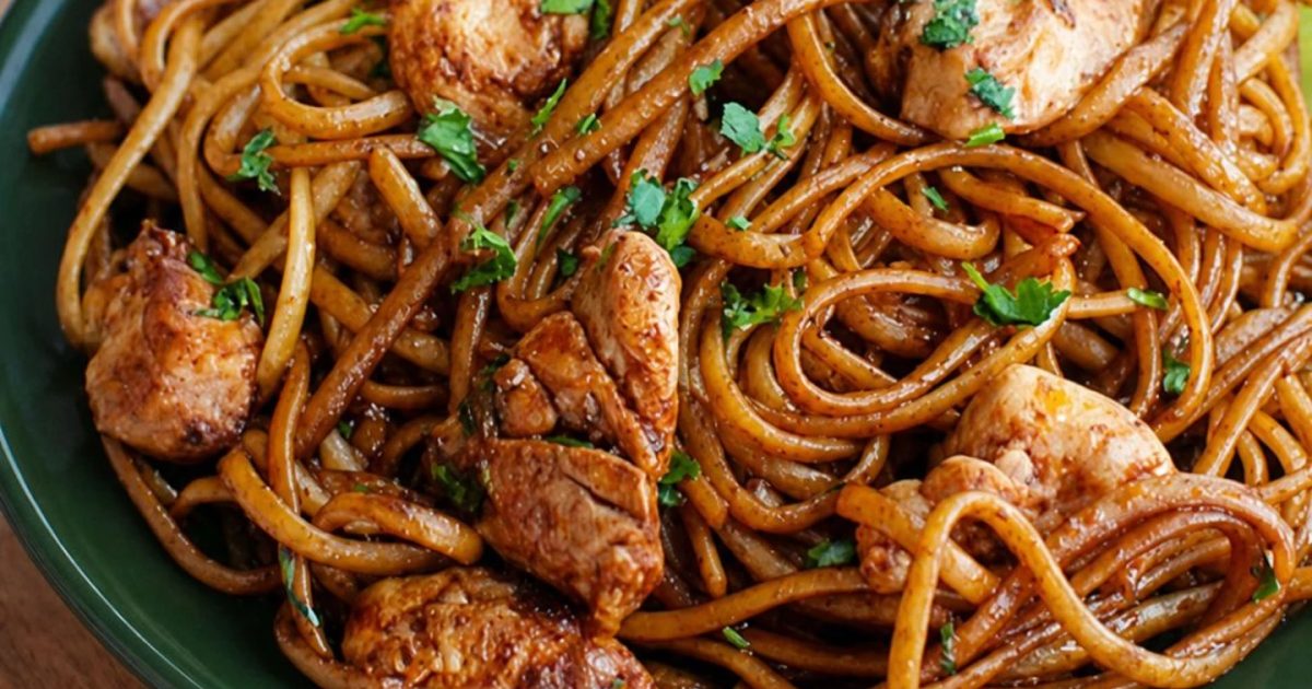 Surinaamse bami kip