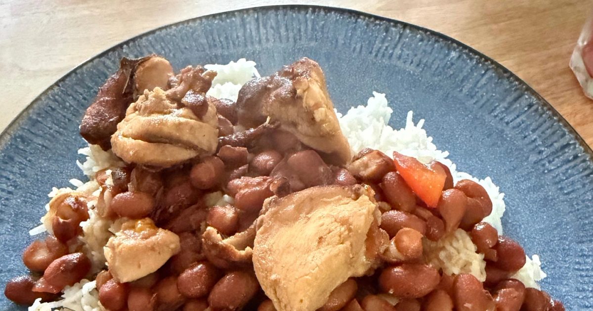 Surinaamse bruine bonen met kip