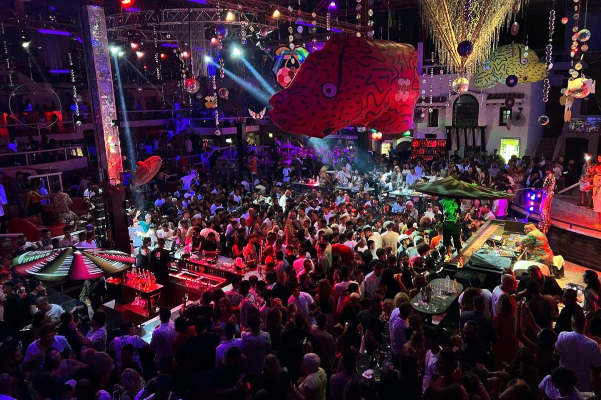 Bus Stop Sharm El Sheikh Nightclub Party 2