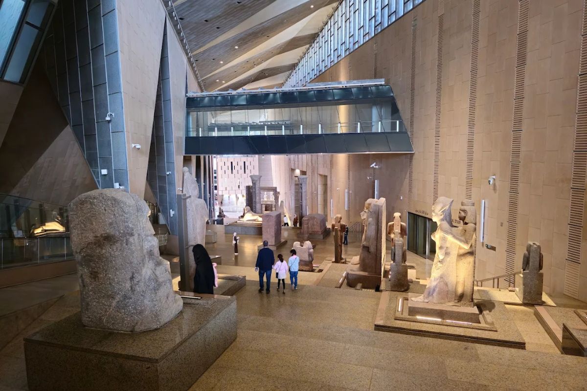 Grand Egyptian Museum & Pyramids from Sharm El Sheikh 5