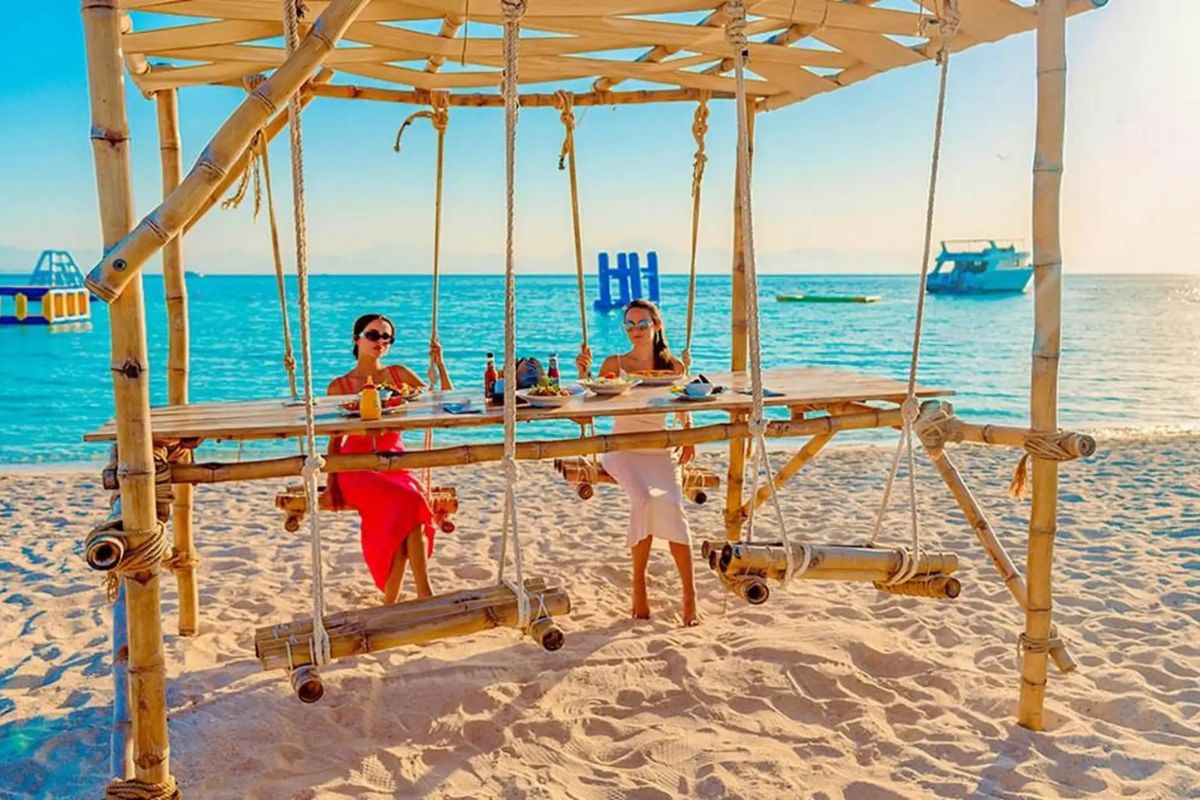 Hula Hula Island Snorkeling Boat Trip Hurghada 3