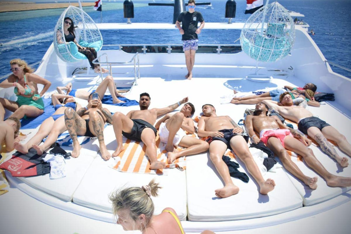 Ras Mohammed & White Island Luxury Yacht Trip | Engy Queen Sharm El Sheikh 2