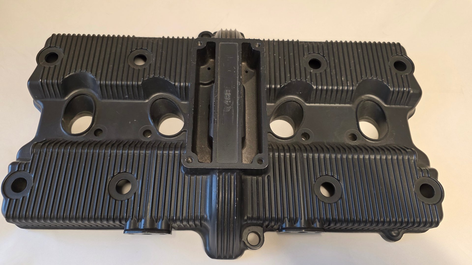 Suzuki OEM VAVLE COVER GSX1100F 88-, bild 3