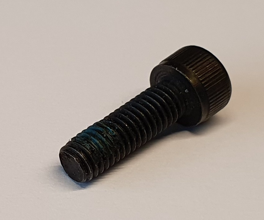 INSEXS SKRUV SVART 1/4-20x1/2 BHSCS