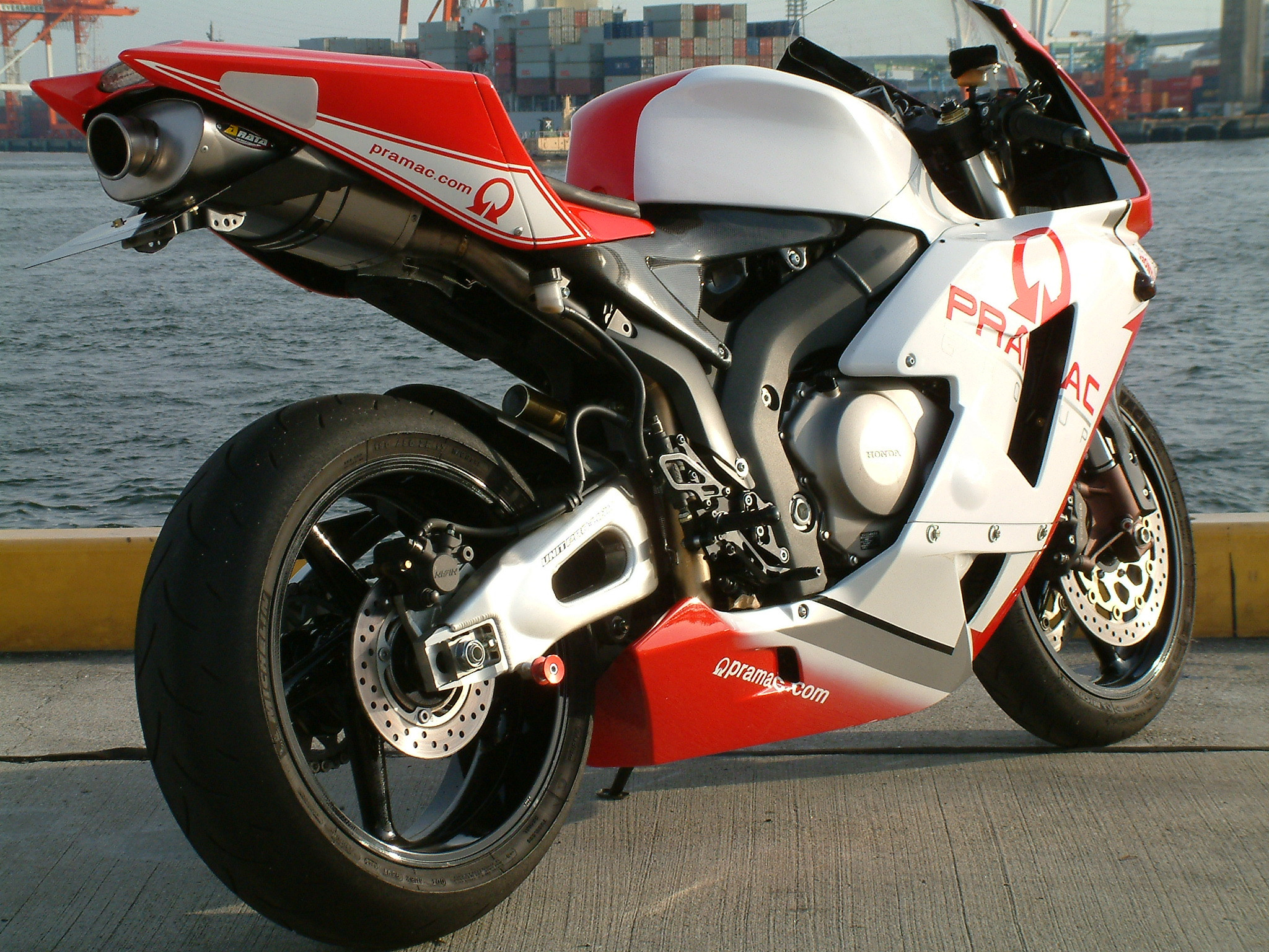 ARATA SLIP-ON CBR1000RR 04-05 OVAL — bild 5