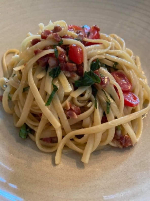 Pasta amatricina blanca