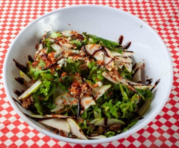 Ensalada de pera y gorgonzola