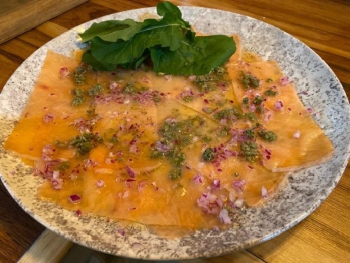 Carpaccio de salmón