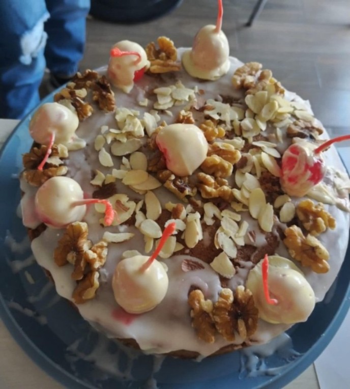 Pastel fruit cake