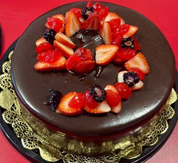 Bizcocho relleno de crema pastelera
