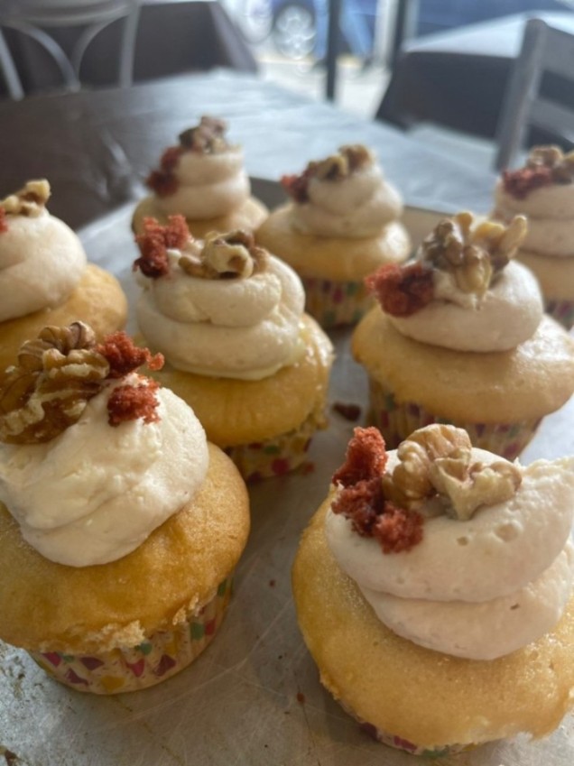 Cupcake crema pastelera guayaba y nuez