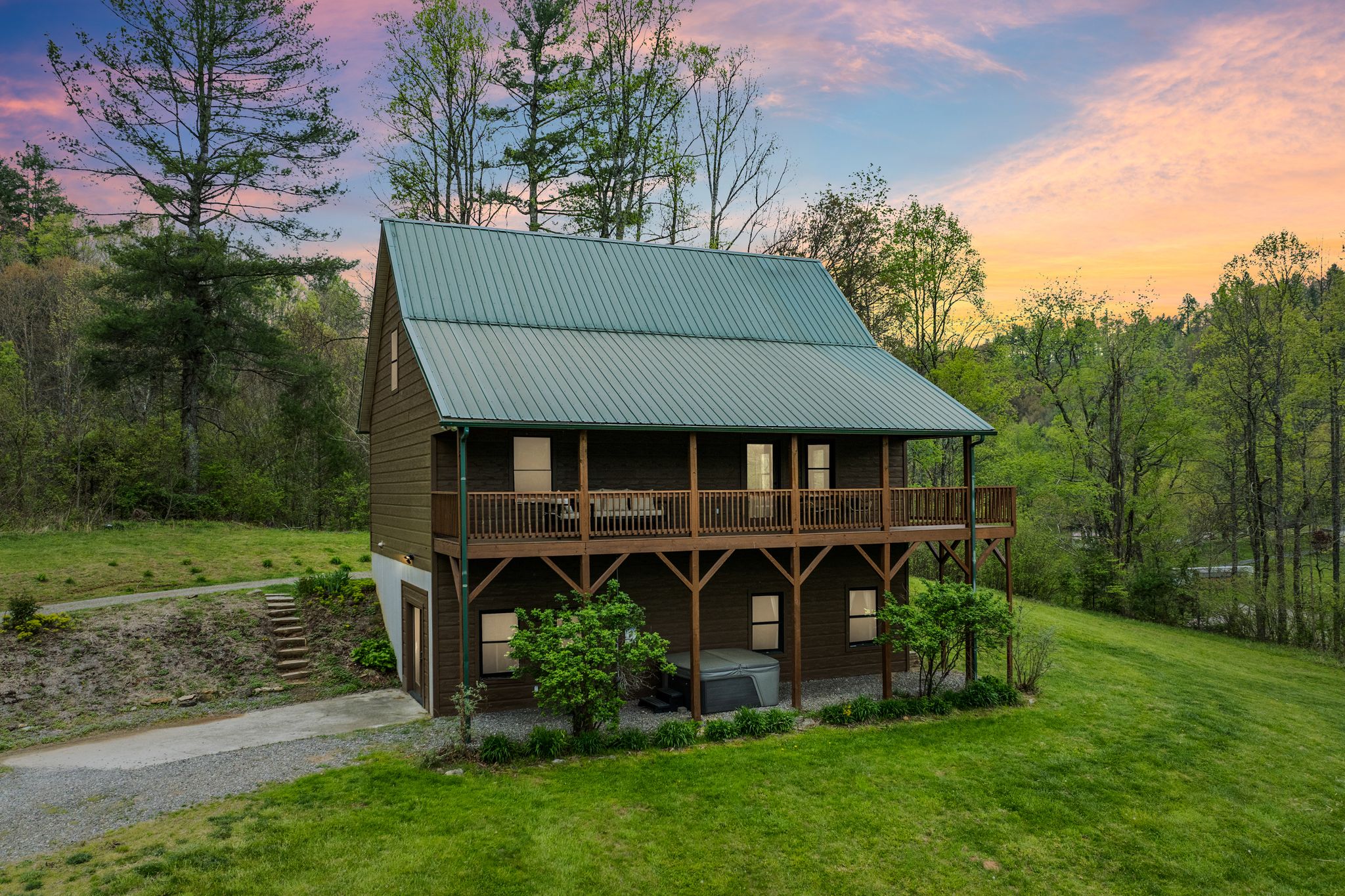 311 Banks Creek Rd Burnsville-1 dusk