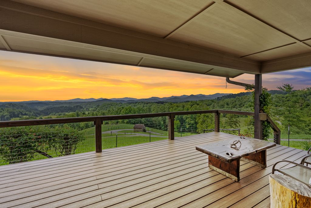 1045 Graham Rd Marshall Guest House-24 virtual twilight